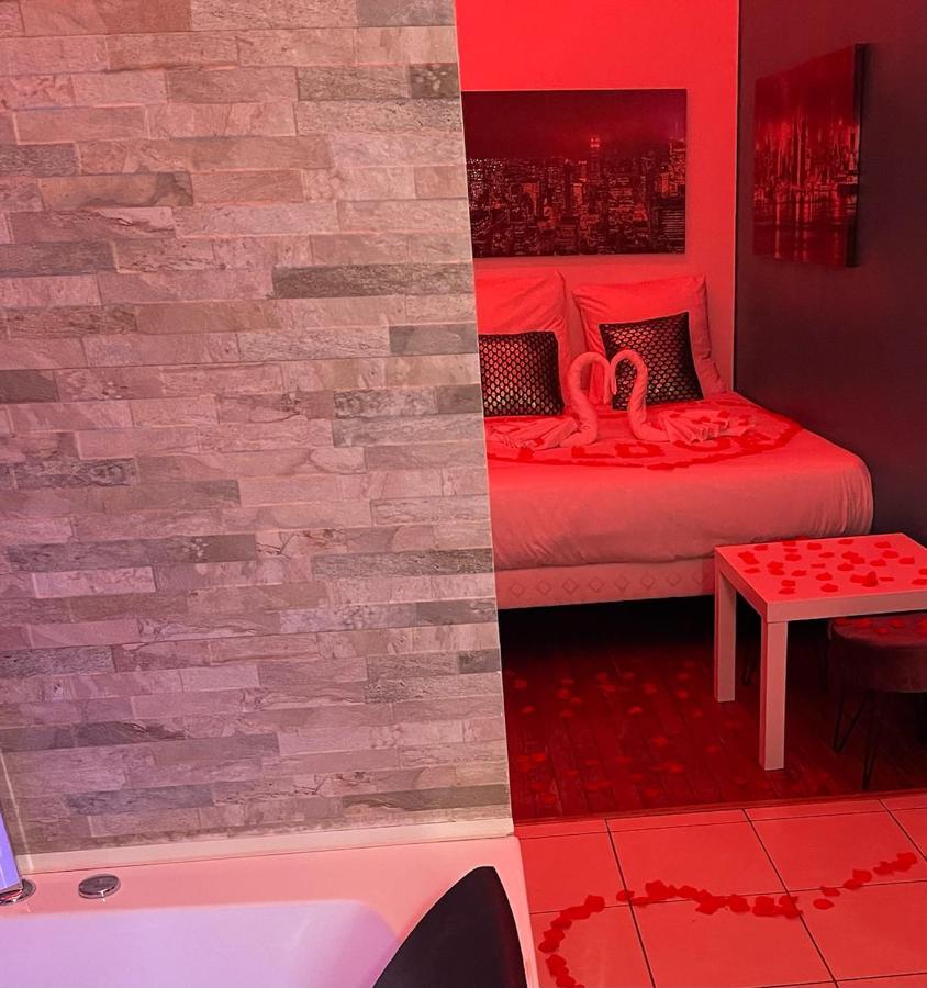 Spa Enzo Appartement Avec Jacuzzi Privatif Lyon Bagian luar foto